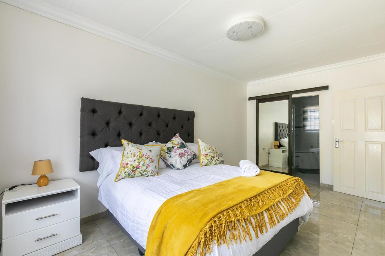 Signature Lodge Kempton Park Exterior photo