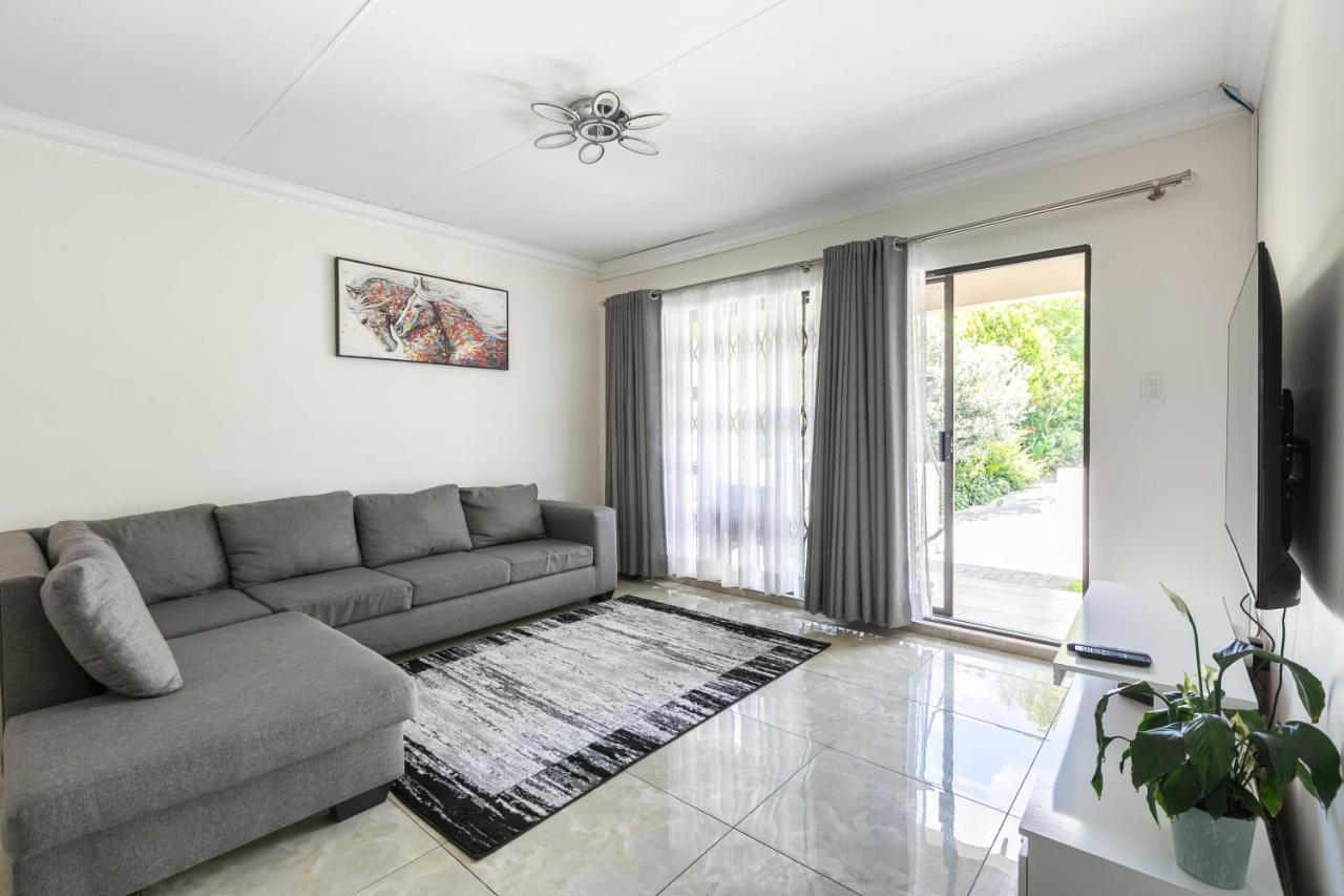Signature Lodge Kempton Park Exterior photo